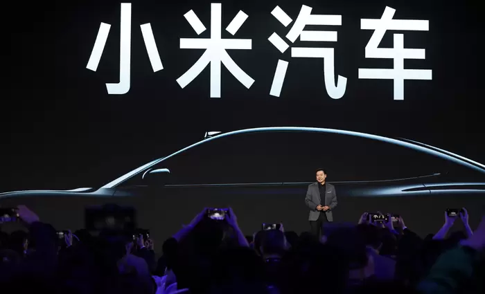 H Xiaomi αποκαλύπτει το πρώτο της ηλεκτρικό αυτοκίνητο