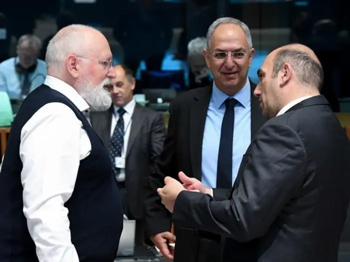 Συμφώνησαν κάλυψη κόστους καυσίμων για αερομεταφορές