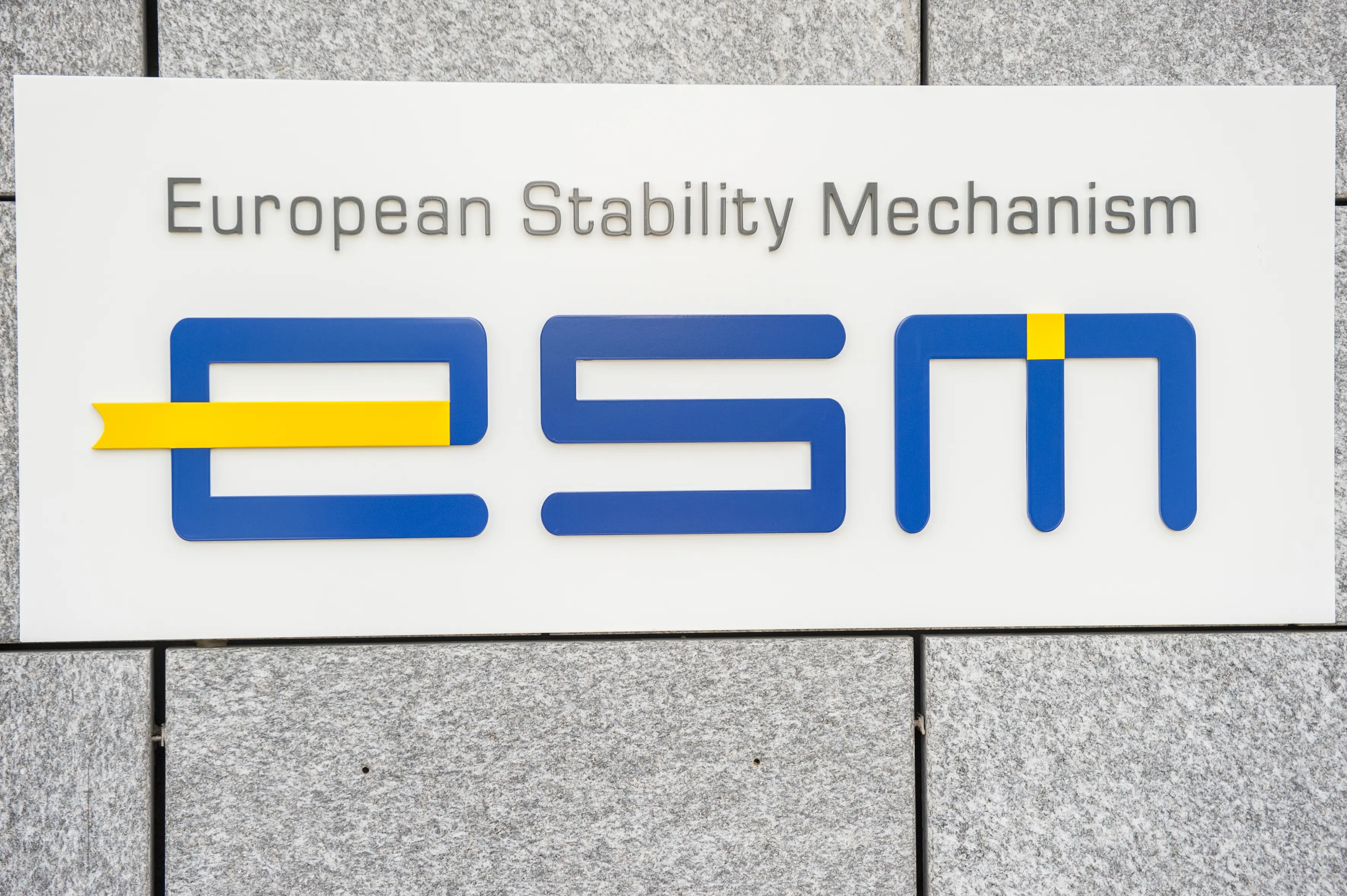 O επικεφαλής του ESM τάσσεται υπέρ της επαναφοράς των δημοσιονομικών κανόνων