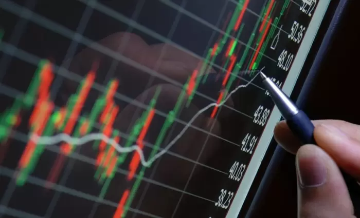 Πτώση παρουσιάζει την Παρασκευή το ΧΑΚ 