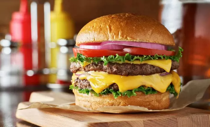 H τεχνητή νοημοσύνη στην υπηρεσία των χάμπουργκερ