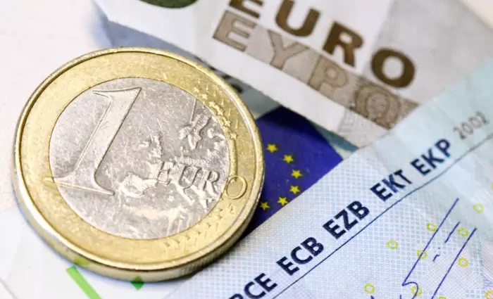 Ξανά στις αγορές η Ελλάδα με 7ετές ομόλογο