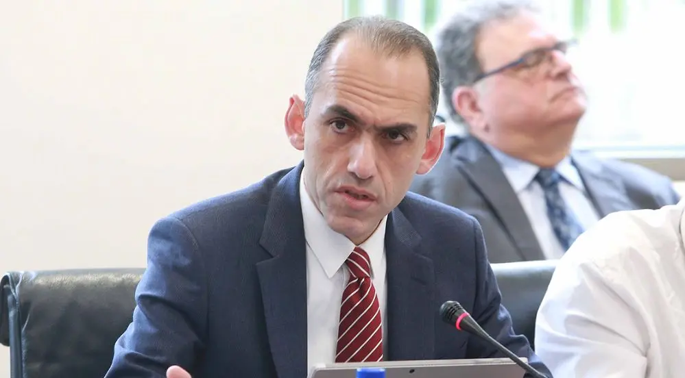 Χάρης: Μελετάμε τη θέσπιση κατώτατου μισθού (vid)