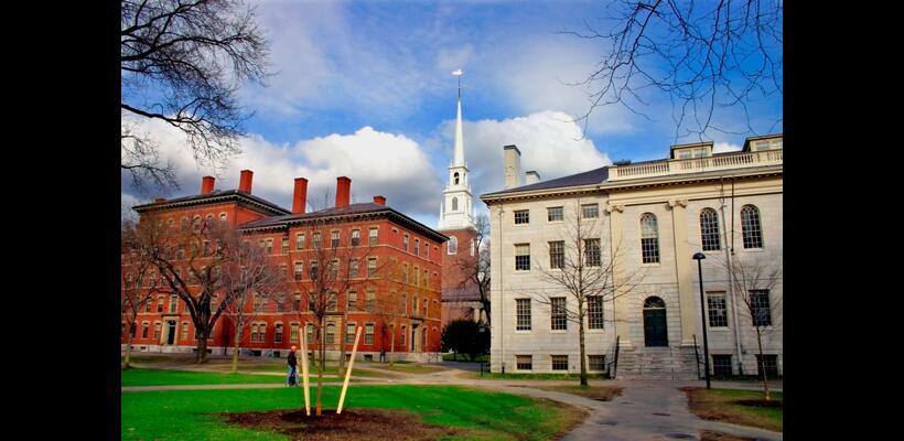 O Ντόναλντ Τραμπ απαιτεί αποζημίωση $1 δισ. από το Πανεπιστήμιο του Χάρβαρντ