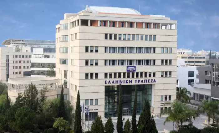 Πηγές Ελληνικής για χρεώσεις τραπεζών