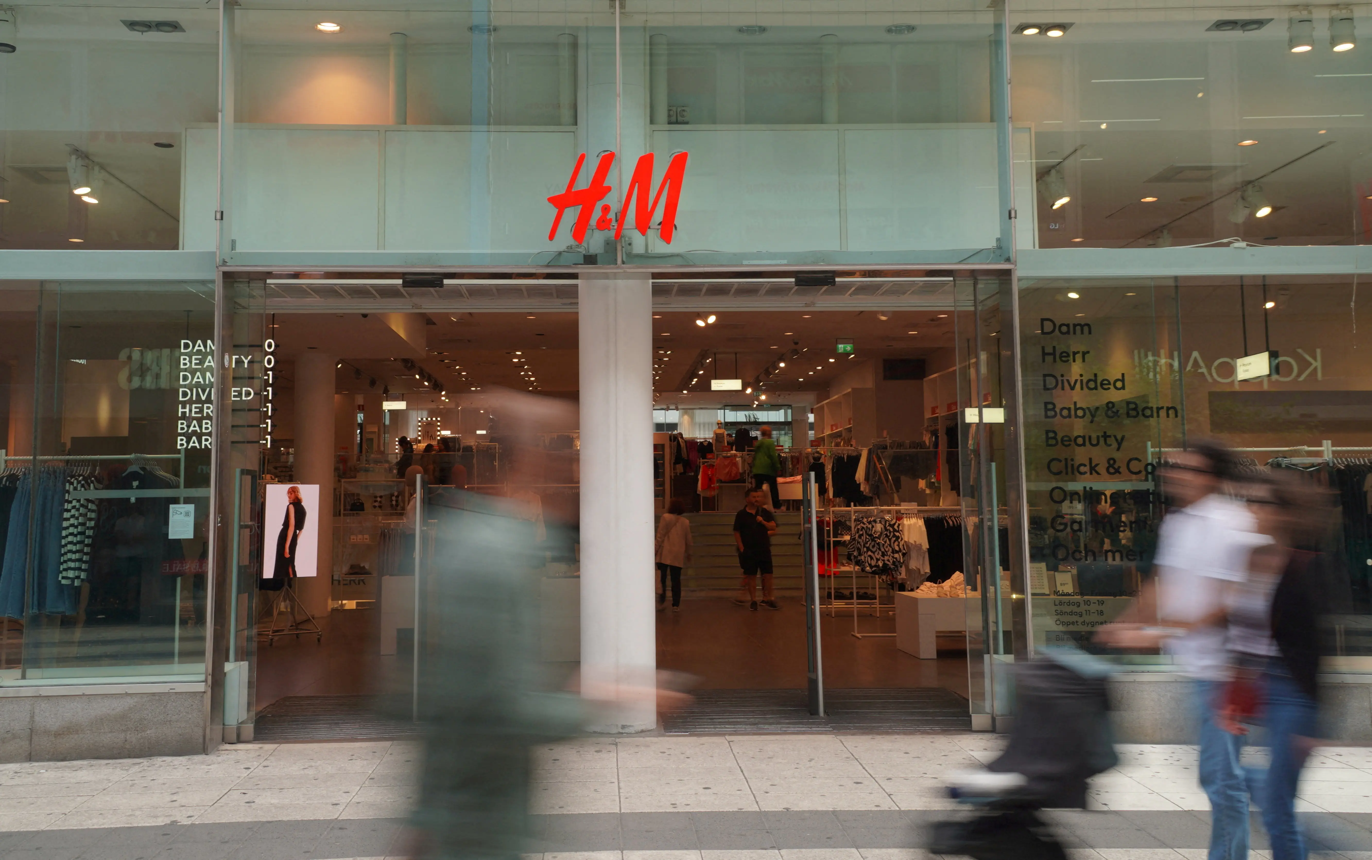 H&M: Εγκαταλείπουν τη Μιανμάρ μετά τις καταγγελίες για παραβιάσεις δικαιωμάτων εργαζομένων