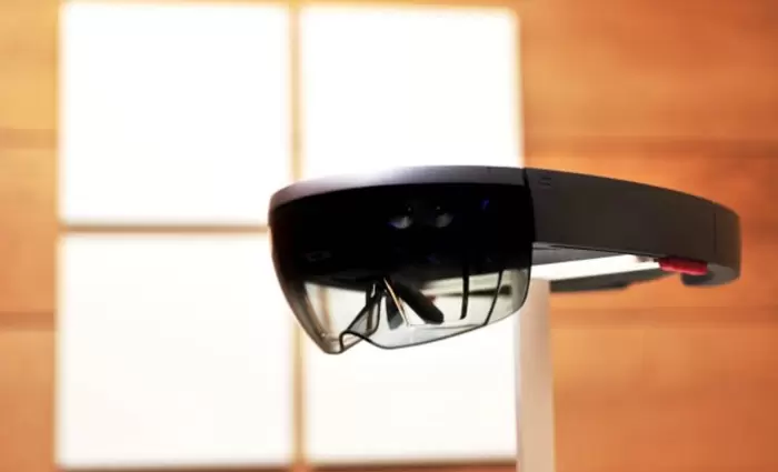Τα υπερσύγχρονα γυαλιά της Microsoft που αγοράζει ο στρατός των ΗΠΑ