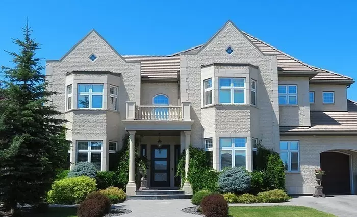 Γιατί τα αρχοντικά στο Λονδίνο παραμένουν απούλητα