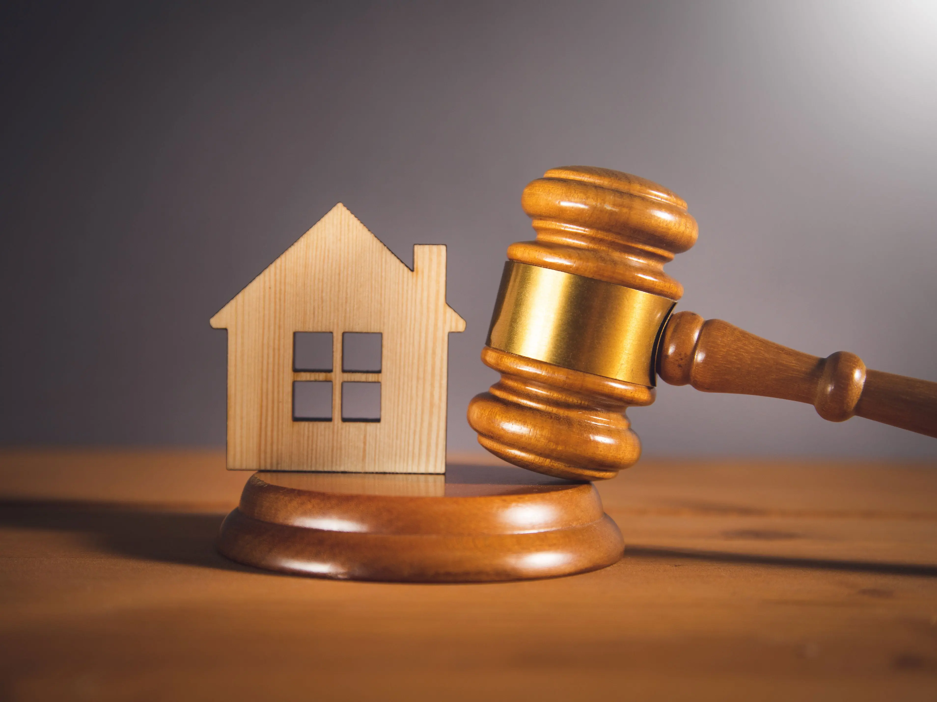 Ενός Ατόπου Δοθέντος Μύρια Έπονται