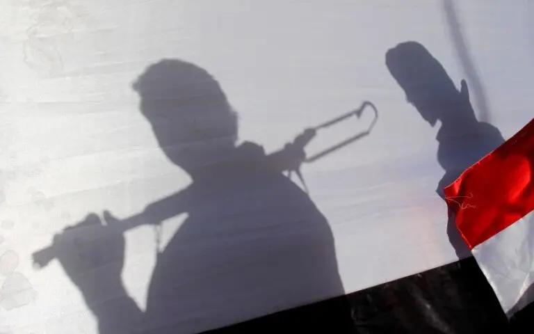 Ερυθρά Θάλασσα: Διεσώθη το πλήρωμα ελληνόκτητου πλοίου που χτυπήθηκε από Χούθι