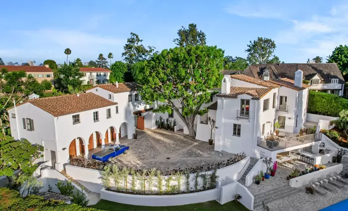 Πωλείται για $23 εκατ. το αρχοντικό του Χάουαρντ Χιουζ στο Λος Άντζελες