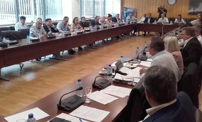 Στη Βουλή το θέμα των συμψηφισμών στην ΣΚΤ