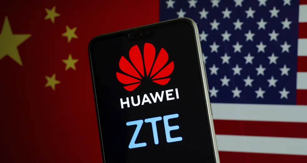 Οι ΗΠΑ απαγορεύουν την πώληση smartphone της Huawei και της ZTE