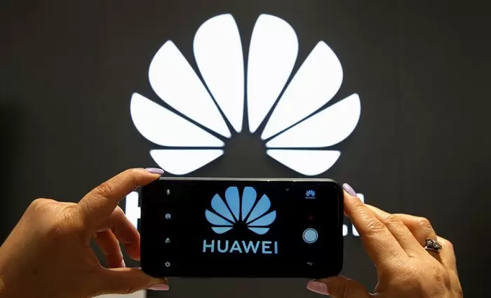 Huawei: Αγώνας δρόμου πριν το πολυαναμενόμενο iPhone 16 της Apple