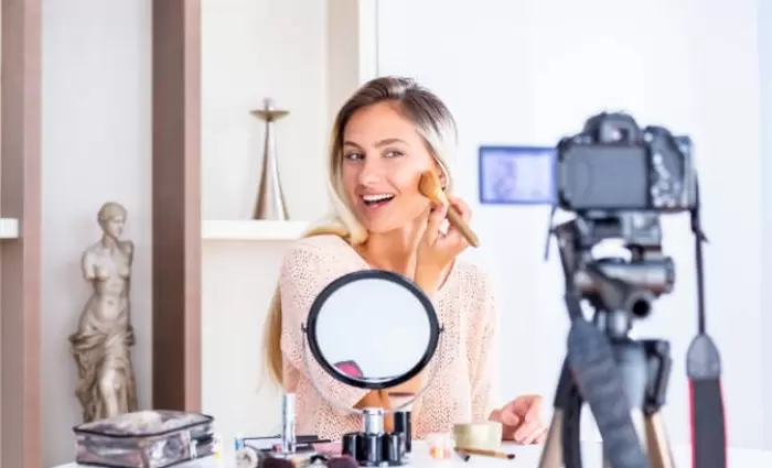 Γεγονός οι ανώτατες σπουδές στο.. influencing - Πλέον με πανεπιστημιακό πτυχίο