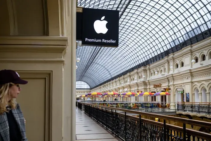 Φρένο στα iPhone βάζει ο πόλεμος στην Ουκρανία