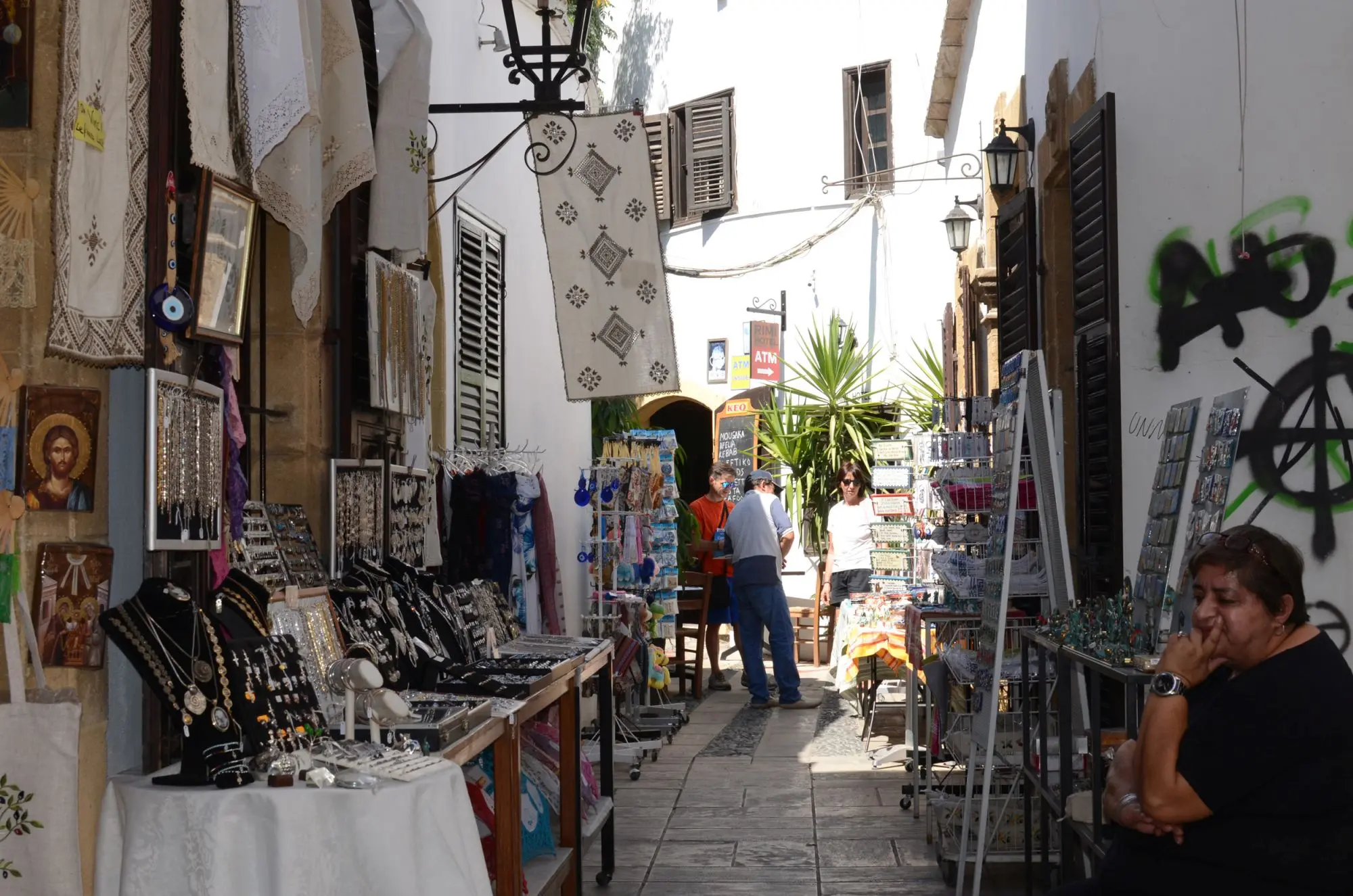 To Υφ. Τουρισμού χαιρετίζει τις προσπάθειες εξωραϊσμού της Λαϊκής Γειτονιάς