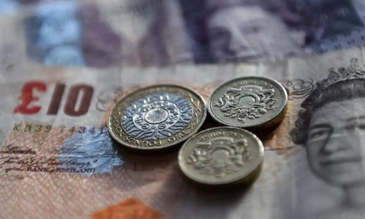 Βρετανία: Σημαντική πτώση για τη στερλίνα