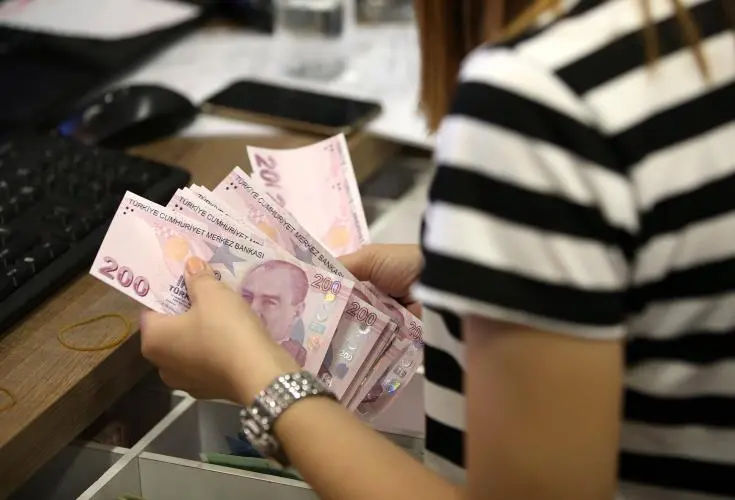 Πολύ κακός μήνας για την τουρκική λίρα ο Οκτώβριος