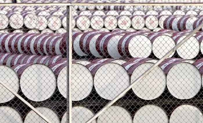 Μειώνονται οι τιμές πετρελαίου