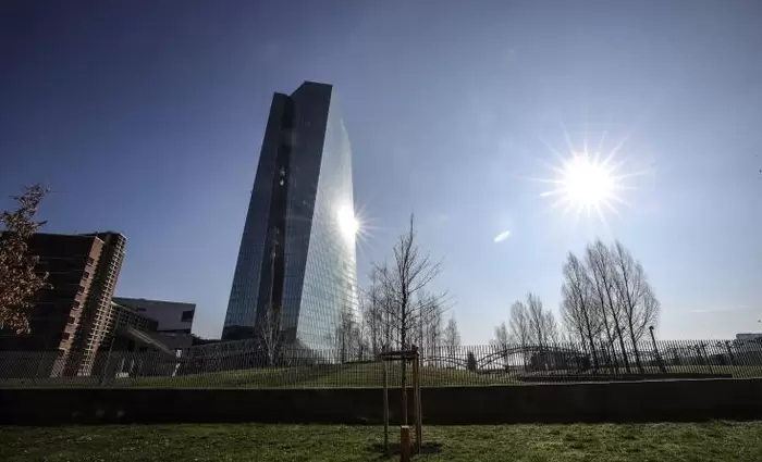 Η ΕΚΤ καταργεί το όριο αγοράς ομολόγων