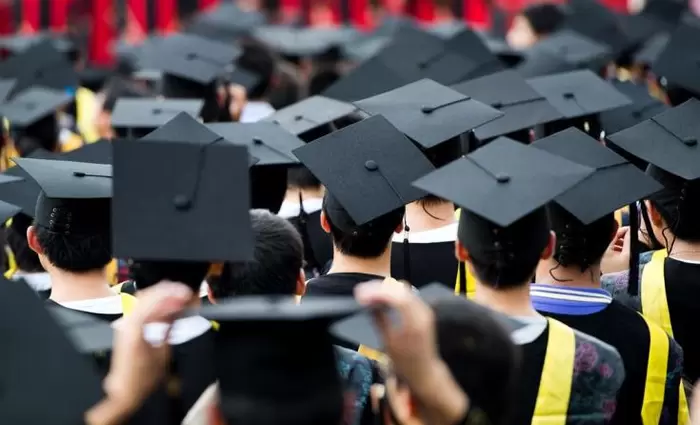 Προκήρυξη τριών υποτροφιών από το Frederick