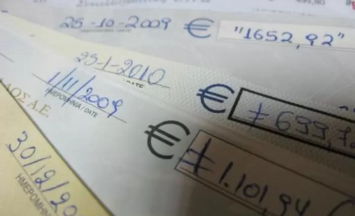 Σε ιστορικό χαμηλό η αξία των ακάλυπτων επιταγών το 2019