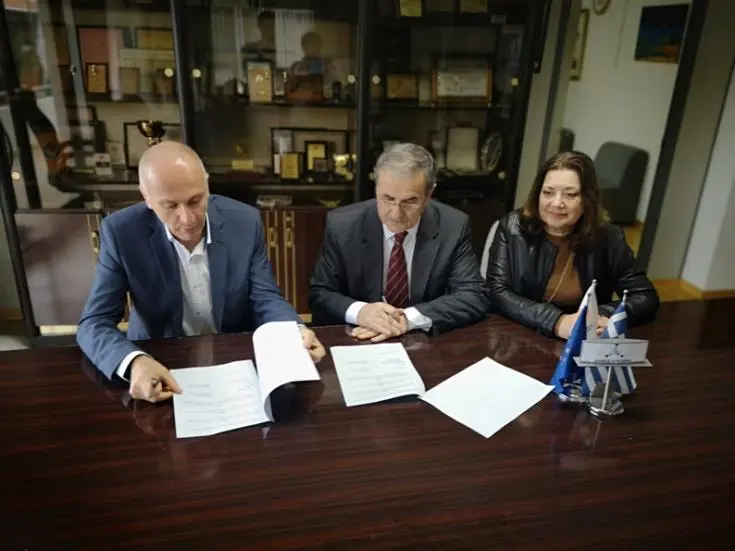 Μνημόνιο Συνεργασίας υπέγραψαν Δήμος Έγκωμης και Πανεπιστήμιο Λευκωσίας.