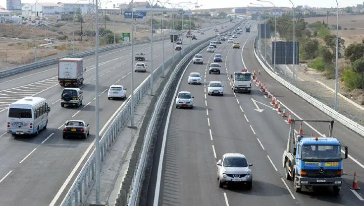 Εργασίες οδοποιίας στον αυτοκινητόδρομο Λευκωσίας - Λεμεσού