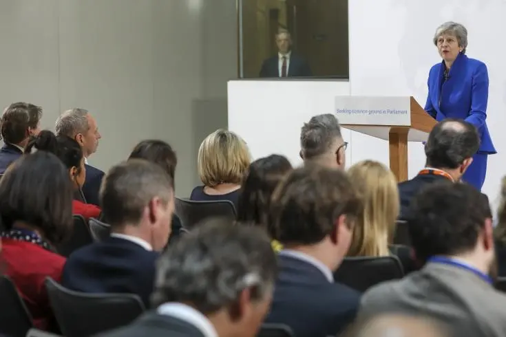 Υπέρ της μείωσης των πανεπιστημιακών διδάκτρων η Μέι