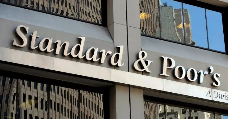 Ο S&P διατήρησε την Ελλάδα στο Β+ με θετική προοπτική
