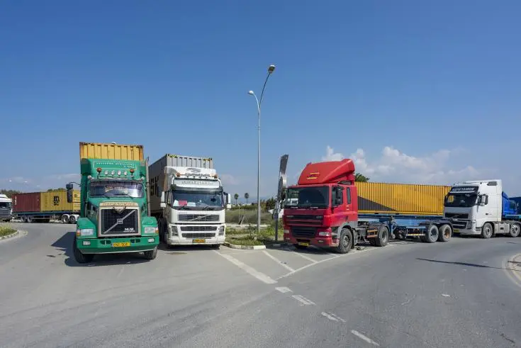 Ετήσια μείωση 21,5% το πρώτο δίμηνο φέτος στο έλλειμα του εμπορικού ισοζυγίου