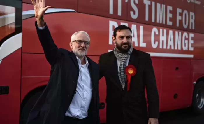 Ηνωμένο Βασίλειο: Οι Εργατικοί μείωσαν οριακά την ψαλίδα