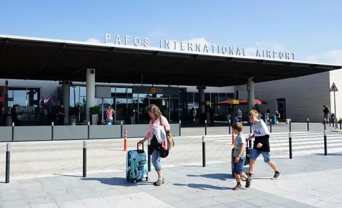 Πέντε πτήσεις με τουρίστες αναχωρούν από το αεροδρόμιο Πάφου