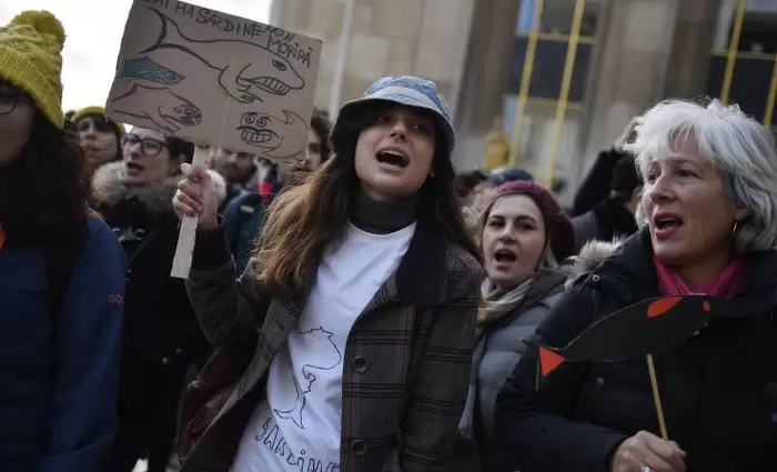 Δέκατη ημέρα απεργίας στη Γαλλία κατά της μεταρρύθμισης των συντάξεων