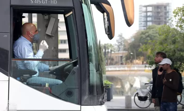 Οι λεωφορειούχοι της Λευκωσίας ενέκριναν τη συμφωνία