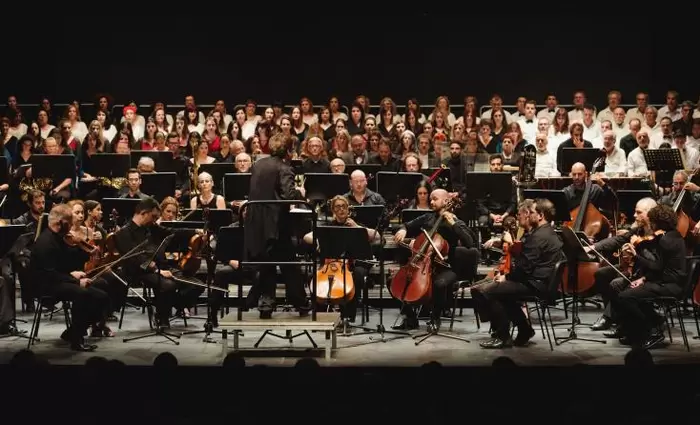 ΥΠΟΙΚ: Το κράτος θα συνεχίζει να στηρίζει το θέατρο Ριάλτο