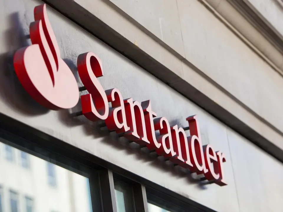 Η Santander επενδύει £350 εκ. σε εταιρία Fintech