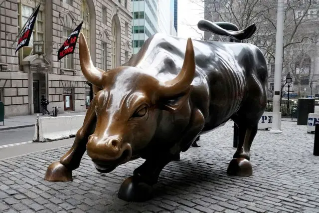 Αυτοί είναι οι λόγοι που οδηγούν τη Wall Street σε απανωτά ρεκόρ