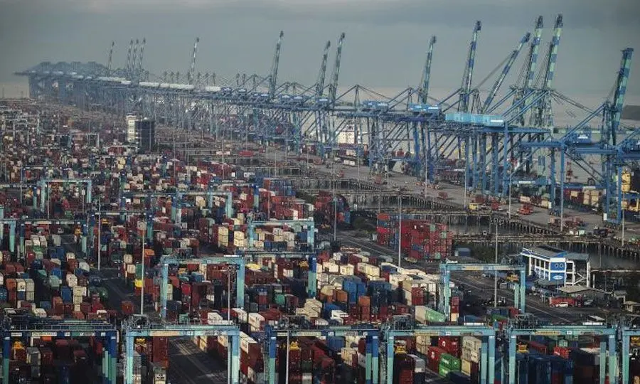 Μειωμένες οι εισαγωγές - αυξημένες οι εξαγωγές