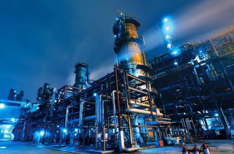 Σημαντική πτώση στη βιομηχανική παραγωγή της Βρετανίας