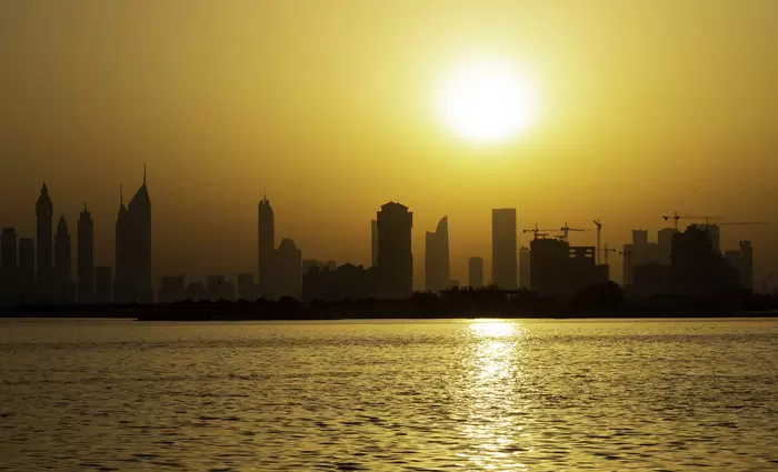 Τα Εμιράτα ακολουθούν την Κύπρο: $27 δις για μια 