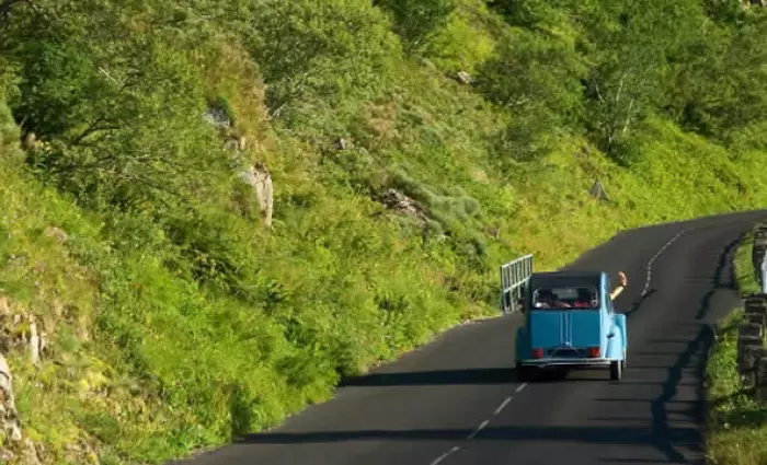 Πόσα χιλιόμετρα διανύουν το χρόνο οι Ευρωπαίοι οδηγώντας