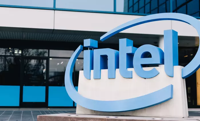 Intel: Ο νέος CEO πασχίζει να αποδείξει τι αξίζει εν μέσω ράλι ανόδου της μετοχής