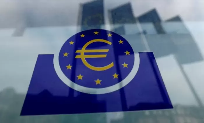 Η Όμικρον βάζει φρένο στην ανάπτυξη της Ευρωζώνης