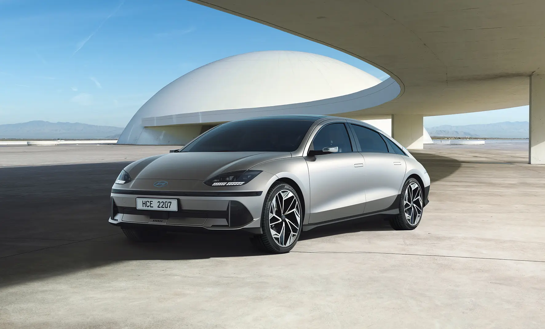 Το νέο HYUNDAI IONIQ 6 Ηλεκτρικό Αυτοκίνητο της Χρονιάς από το CAR AND DRIVER