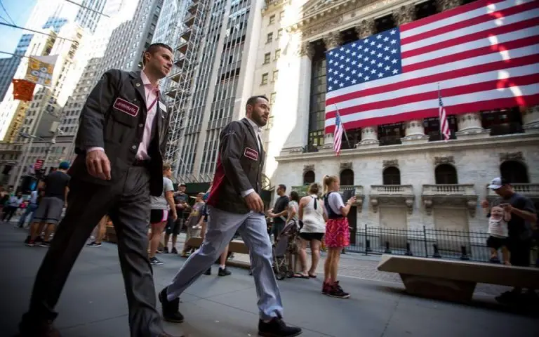ΗΠΑ: 12 χρόνια μετά την υποβάθμιση από την S&P, η Fitch παίρνει τη σκυτάλη