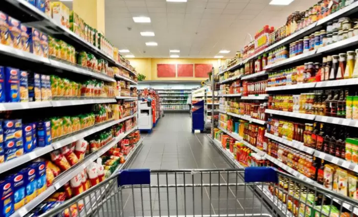 Ανοιχτές το Σάββατο οι υπεργαγορές