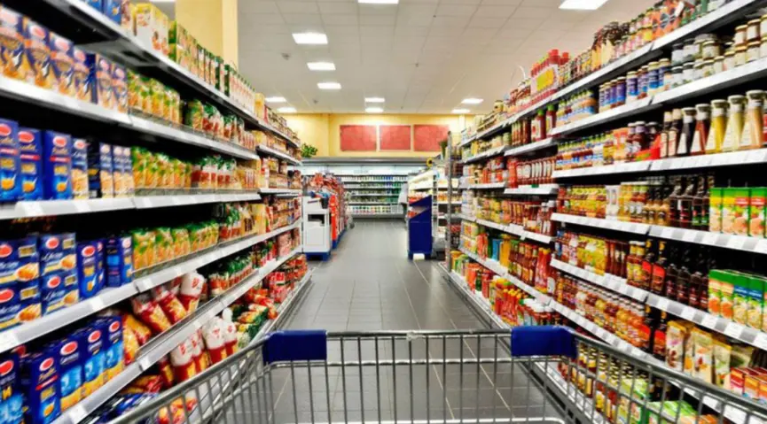 Ανοιχτές το Σάββατο οι υπεργαγορές