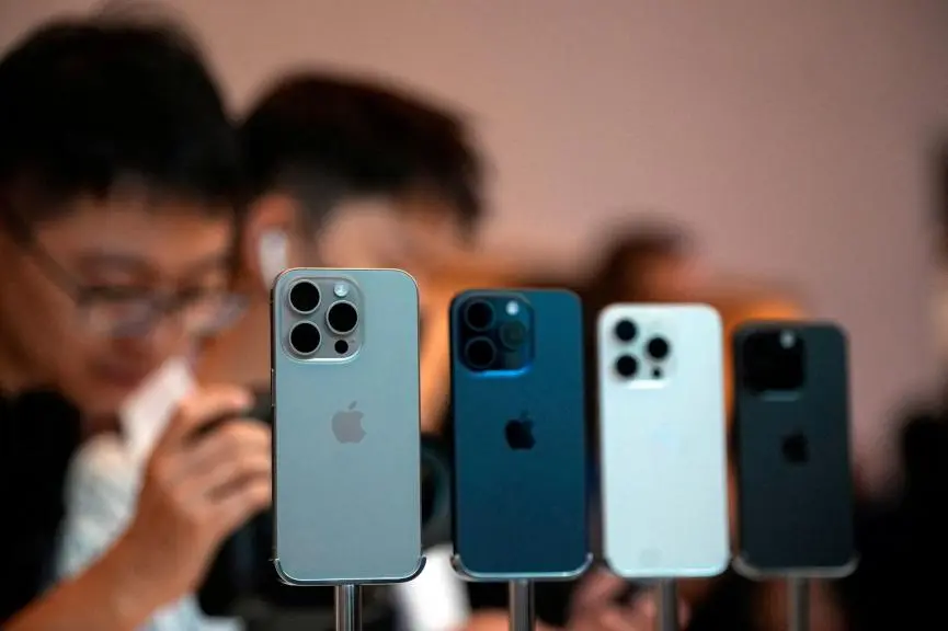 Τραμπ: Πιέζει την Apple να σταματήσει την παραγωγή iPhone στην Ινδία για την αμερικανική αγορά